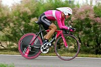1. Etappe, Einzelzeitfahren Fromentine - Noirmoutier, 19 km
Alexandre Vinokourov, T-Mobile Team
[� by J�rgen Burkhardt, B�renhofstra�e 25, 70771 Leinfelden-Echterdingen. Telefon 0711/791424, Fax 0711/791437.Postbank Stuttgart(BLZ 600 100 70) Konto 234130-708) www.radsportfoto.de. Bitte zwei Belegexemplare zusenden. Nutzung ist honorarpflichtig gemaess MFM zzgl. 16% MWSt. Drittrechte sind nicht geklaert. NO MODEL RELEASE. Jede Weitergabe dieses Materials an Dritte ohne ausdrueckliche Genehmigung ist untersagt.]

