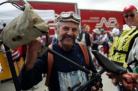 Etappe Grenoble - Courchevel
Radsportfan mit altem Rad und Trikot
[� by J�rgen Burkhardt, B�renhofstra�e 25, 70771 Leinfelden-Echterdingen. Telefon 0711/791424, Fax 0711/791437.Postbank Stuttgart(BLZ 600 100 70) Konto 234130-708) www.radsportfoto.de. Bitte zwei Belegexemplare zusenden. Nutzung ist honorarpflichtig gemaess MFM zzgl. 16% MWSt. Drittrechte sind nicht geklaert. NO MODEL RELEASE. Jede Weitergabe dieses Materials an Dritte ohne ausdrueckliche Genehmigung ist untersagt.]

