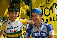 Etappe Grenoble - Courchevel
Robbie Mc Ewen (Davitamon - Lotto) und Michael Rogers (Quick Step - Innergetic), beide sind aus Australien
[� by J�rgen Burkhardt, B�renhofstra�e 25, 70771 Leinfelden-Echterdingen. Telefon 0711/791424, Fax 0711/791437.Postbank Stuttgart(BLZ 600 100 70) Konto 234130-708) www.radsportfoto.de. Bitte zwei Belegexemplare zusenden. Nutzung ist honorarpflichtig gemaess MFM zzgl. 16% MWSt. Drittrechte sind nicht geklaert. NO MODEL RELEASE. Jede Weitergabe dieses Materials an Dritte ohne ausdrueckliche Genehmigung ist untersagt.]

