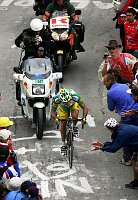 11. Etappe Courchevel - Briancon 173 km
Satiago Botero f�hrt als zweiter solo �ber den Galibier
[� by J�rgen Burkhardt, B�renhofstra�e 25, 70771 Leinfelden-Echterdingen. Telefon 0711/791424, Fax 0711/791437.Postbank Stuttgart(BLZ 600 100 70) Konto 234130-708) www.radsportfoto.de. Bitte zwei Belegexemplare zusenden. Nutzung ist honorarpflichtig gemaess MFM zzgl. 16% MWSt. Drittrechte sind nicht geklaert. NO MODEL RELEASE. Jede Weitergabe dieses Materials an Dritte ohne ausdrueckliche Genehmigung ist untersagt.]

