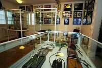 Ausstellung Bart" Er?ffnung am 19. M?rz 2004 im Leinfelder Haus in Leinfelden durch Oberb?rgermeister Roland Klenk und J?rgen Burkhardt, Pr?sident und " von Bart & Kultur Club Moustache" e.V